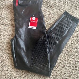 NWT Spanx Faux Leather Moto Black Leggings - Size L (Petite)